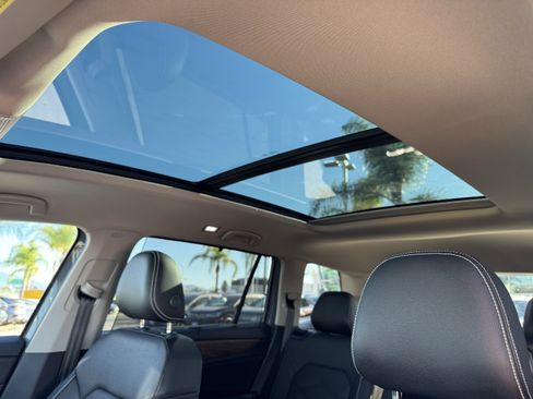 Certified 2025 Volkswagen Atlas SE w/ Panoramic Sunroof Package image 31