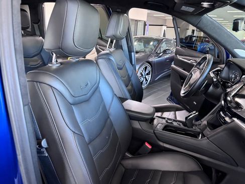 Used 2023 Cadillac XT6 Sport image 12