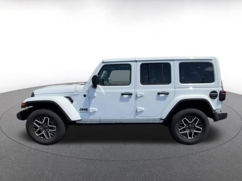 Used 2025 Jeep Wrangler Unlimited Sahara AWD/4WD image 9