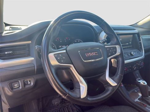 Used 2018 GMC Acadia SLE image 7