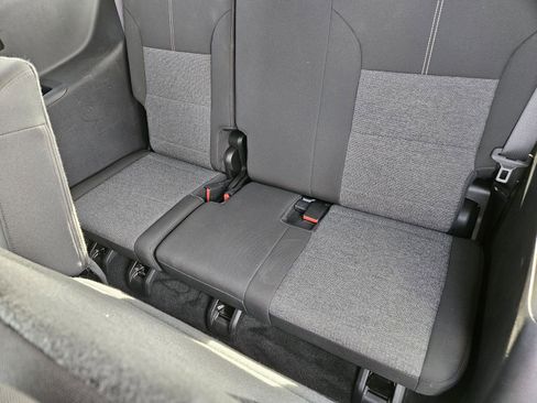 Used 2025 GMC Acadia Elevation image 33