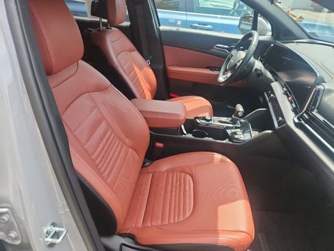 Used 2025 Kia Sportage SX FWD image 3