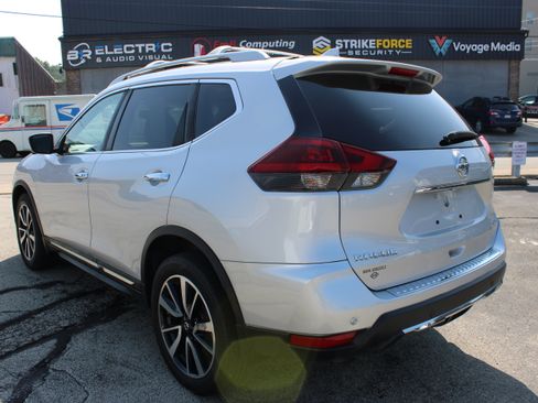 Used 2019 Nissan Rogue SL w/ Premium Package AWD/4WD image 3