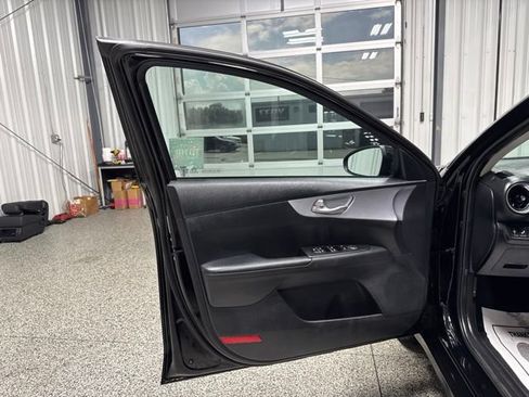 Used 2024 Kia Forte LXS w/ LXS Technology Package FWD image 7