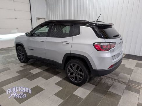 Used 2026 Jeep Compass Limited AWD/4WD image 2