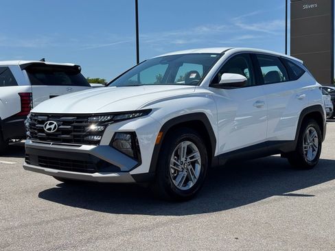 Used 2025 Hyundai Tucson SE image 7