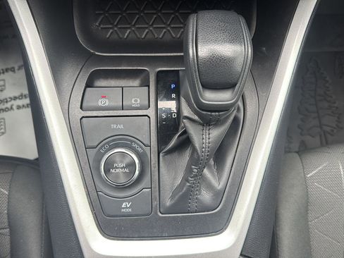 Used 2023 Toyota RAV4 AWD Hybrid image 28