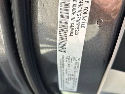 Used 2022 Chrysler Voyager LX FWD image 9
