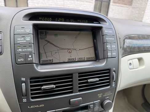 Used 2001 Lexus LS 430 RWD image 19