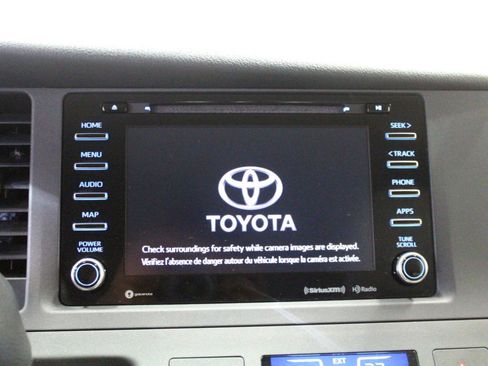 Used 2020 Toyota Sienna LE w/ LE Preferred Package AWD/4WD image 11