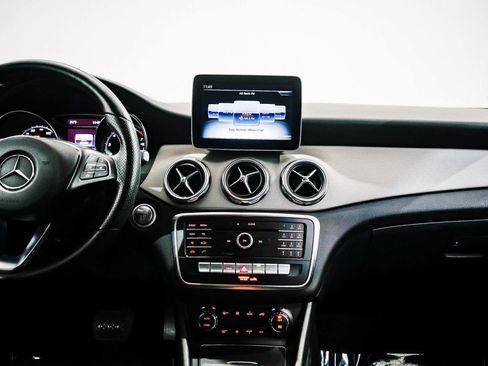 Used 2019 Mercedes-Benz GLA 250 image 12