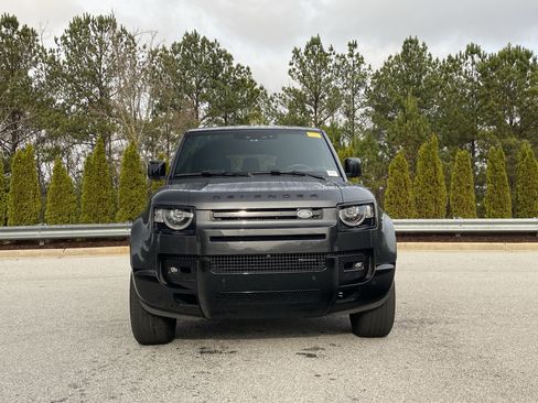 Used 2023 Land Rover Defender 130 X-Dynamic SE image 13