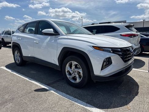 Used 2023 Hyundai Tucson SE AWD/4WD image 2