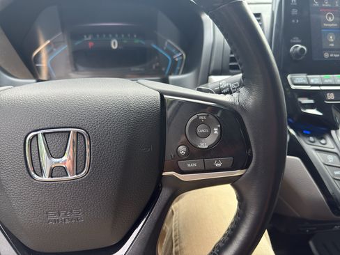 Used 2018 Honda Odyssey Elite image 18
