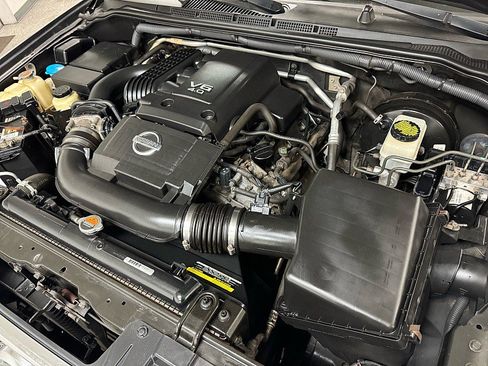 Used 2012 Nissan Frontier SV w/ SV Premium Utility Pkg image 16