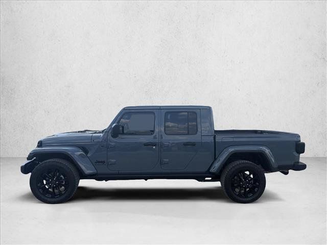 Used 2024 Jeep Gladiator Sport AWD/4WD image 2