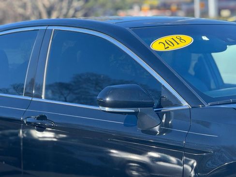 Used 2018 Toyota Camry XSE image 9