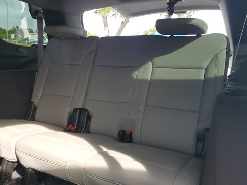 Used 2024 Chevrolet Tahoe LT w/ LT Signature Package image 14