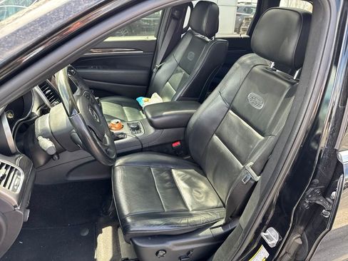 Used 2018 Jeep Grand Cherokee Overland AWD/4WD image 9