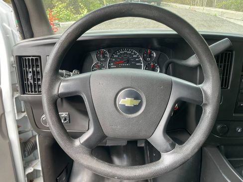 Used 2015 Chevrolet Express 2500 w/ Chrome Appearance Package RWD image 15