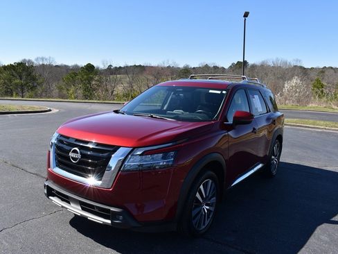 Used 2022 Nissan Pathfinder Platinum w/ Cargo Package image 3