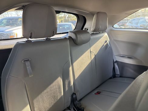 Used 2021 Toyota Sienna XLE image 18