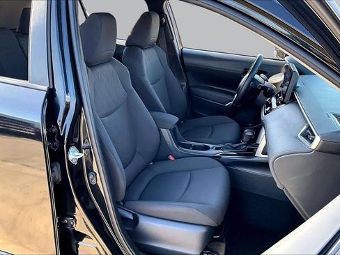 Used 2023 Toyota Corolla Cross LE w/ Moonroof Package FWD image 9