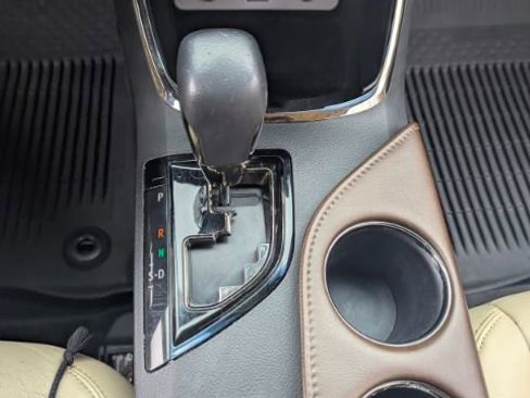 Used 2018 Toyota Avalon XLE Plus image 36