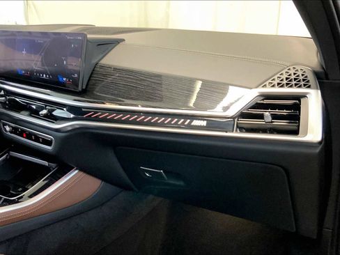 Used 2025 BMW X5 M60i image 18