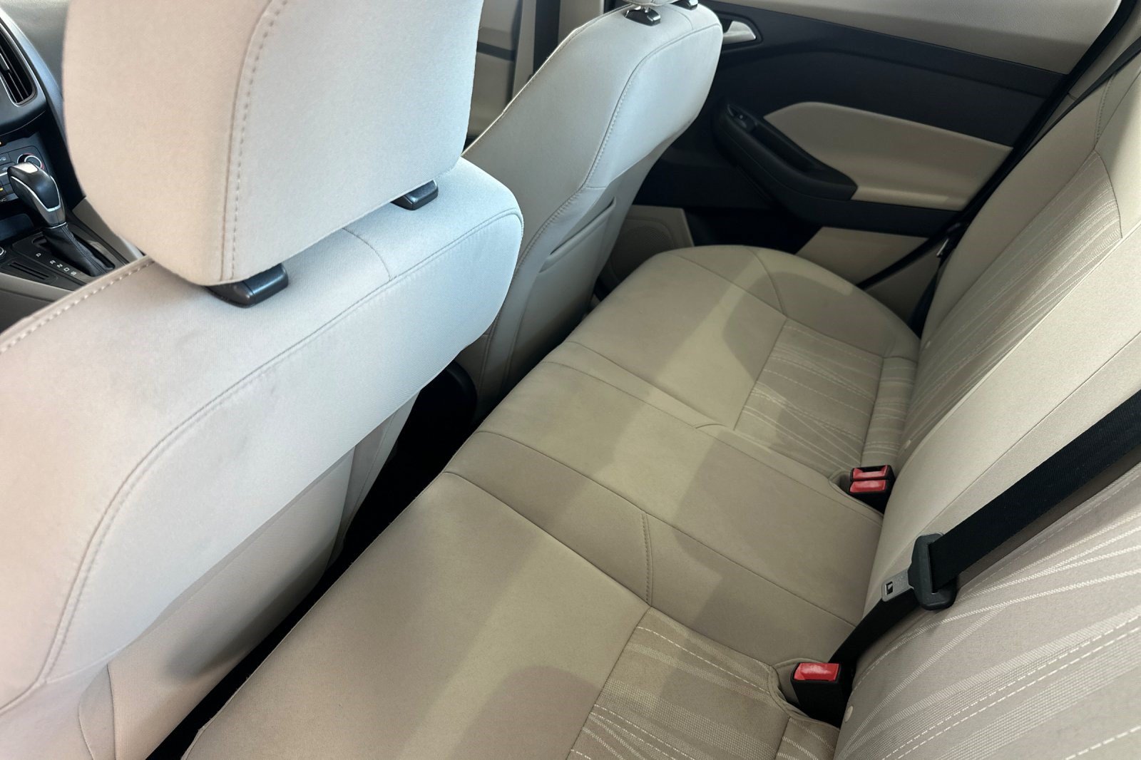 Used 2015 Ford Focus SE w/ SE Sport Package FWD image 15