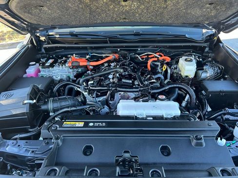 Used 2025 Toyota 4Runner Trailhunter image 33