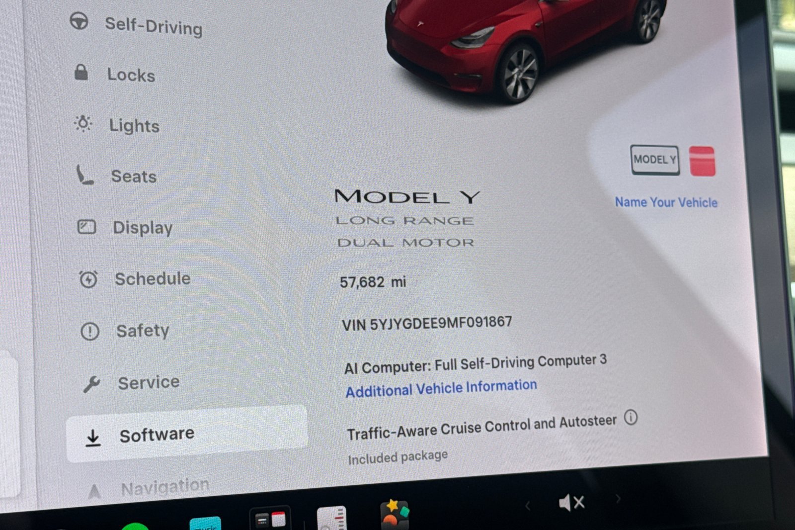 Used 2021 Tesla Model Y Long Range AWD/4WD image 25