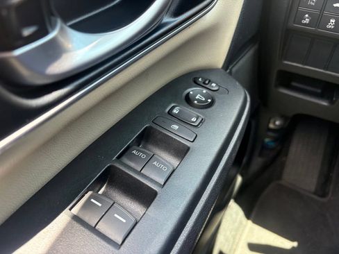 Used 2018 Honda CR-V Touring image 23
