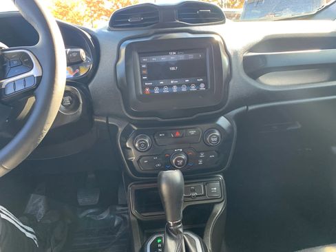 Used 2020 Jeep Renegade Latitude w/ Safety & Security Group II image 26