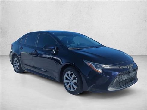 Used 2021 Toyota Corolla LE image 3