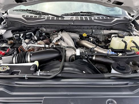 Used 2022 Ford F550 4x4 Crew Cab Super Duty w/ Power Equipment Group image 26
