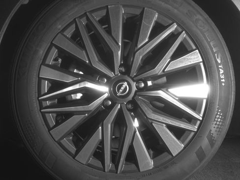 Used 2025 Nissan Altima 2.5 SV FWD image 12