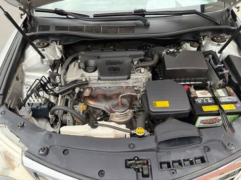 Used 2012 Toyota Camry LE FWD image 16