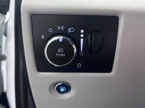 Used 2020 Jeep Grand Cherokee Summit image 7