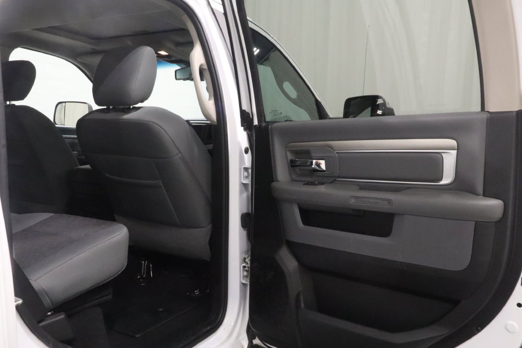 Used 2019 RAM 1500 Warlock AWD/4WD image 15