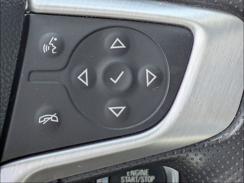 Used 2024 GMC Terrain SLE FWD image 23
