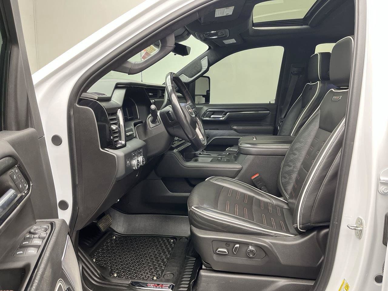 Used 2024 GMC Sierra 2500 AT4X AWD/4WD image 3