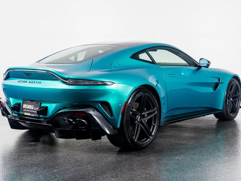 Used 2025 Aston Martin V8 Vantage Coupe image 10