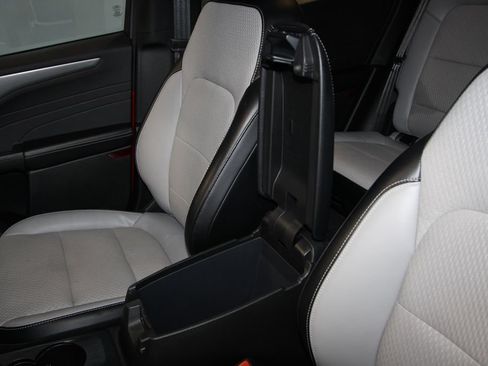 Used 2025 Ford Escape SE w/ Class II Trailer Tow Package FWD image 20
