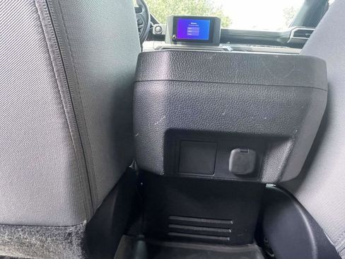 Used 2025 Toyota Tacoma SR5 AWD/4WD image 16