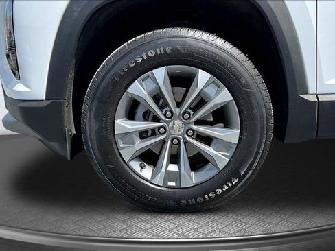 Used 2025 Chevrolet Equinox LT image 30