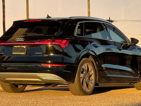 Used 2022 Audi e-tron Premium image 12