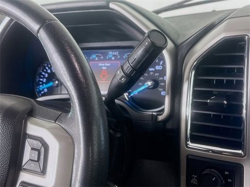 Used 2018 Ford F250 Lariat w/ Chrome Package image 17