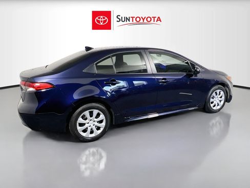 Used 2025 Toyota Corolla LE w/ Convenience Package FWD image 4