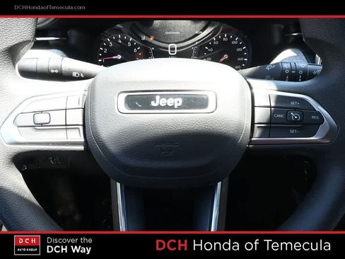 Used 2025 Jeep Compass Sport AWD/4WD image 9